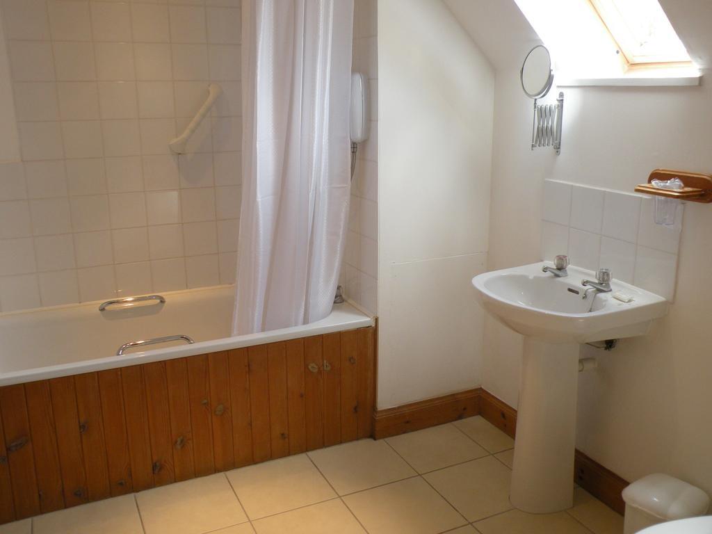 Mchugh And Loudon Cottages Saint Catherines ภายนอก รูปภาพ